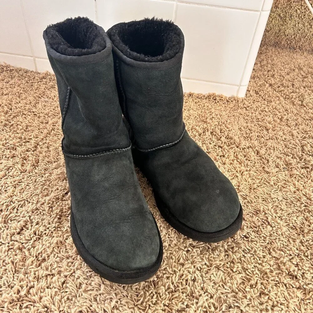 UGG Classic Short II Women's Boots in Black Size 9